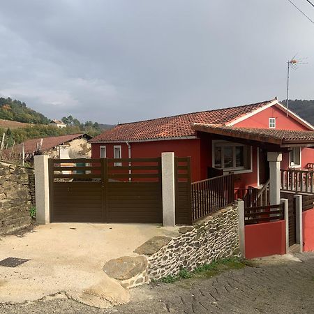 Casa Do Feligres E Da Alsira Villa Nogueira de Abaixo Bagian luar foto